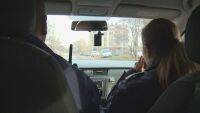 Заловиха мъж, избягал от психиатричен център, изкатерил три етажа на жилищен блок