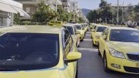 Гняв в Гърция: От 1 януари всяко ново такси трябва да е електромобил