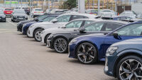 Те внасяли нови автомобили и ги продавали като употребявани във Франция. Спечелили 3,2 милиона евро от схемата