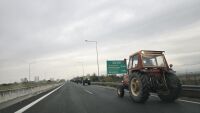 Протестиращите гръцки фермери отново блокираха гранични пунктове и магистрали