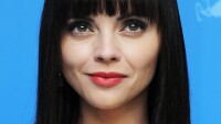 41-годишната Кристина Ричи от “Семейство Адамс” е бременна