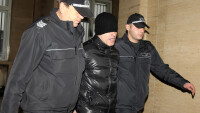 Брендо получи 7,5 г. затвор