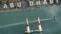 Асовете от Red Bull Air Race се връщат към екшъна в Абу Даби