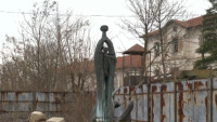 Изгубени ценни скулптури бяха открити в изоставени сгради в Ямбол