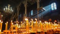 Почитаме паметта на двама светци. Кой празнува имен ден на 10 февруари? 