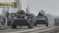 Руски войник в Крим стреля по свои другари и цивилни, четирима са убити