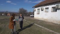 „Не генерираме никакъв отпадък“: Как семейство избяга от София и случайно отвори ферма за насекоми 