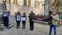 Протест в Пазарджик с искане за доживотна присъда за убийството на 21-годишен младеж (СНИМКИ)