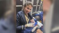 Първи дъх на 11 км височина: Бебе се роди на борда на самолет