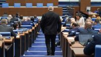 Напрежението в управляващата коалиция не стихва (ОБЗОР)