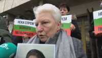 Бабата на загиналата Сияна: Не струва животът на доктора 8000 лева!