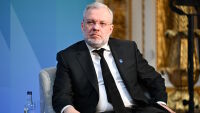 Уволнен заради корупция министър на Украйна е задържан при опит да напусне страната