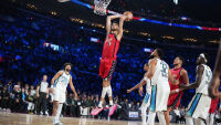 Мачът на звездите в НБА: Три отбора, четири мача, победа за САЩ и яке на Свети Георги (ВИДЕО)