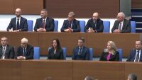 С официални церемонии досегашните министри предадоха властта на наследниците си 