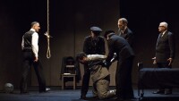 Фъфлещ палач с комплекси – Деян Донков на нова сцена и в ново амплоа
