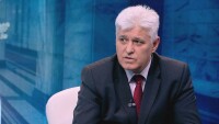 Военният министър обяви, че ще има 10% съкращения на разходите за администрацията