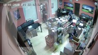 Задържаха извършителите, които опитаха да ограбят пункт за залагания в Русе