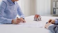 Проучване: 18% от британците вземат решение да купят имот в местния пъб