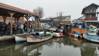 На разходка из рибарското селище Ченгене скеле