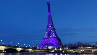 Заради европредседателството: Франция освети в синьо забележителностите на Париж