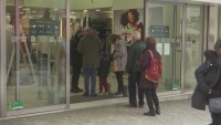 Гърция удължава със седмица по-строгите COVID мерки