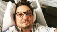 Джеръми Ренър счупил повече от 30 кости при инцидента със снегорин