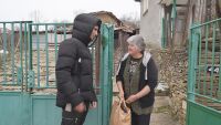 Инфлуенсър се включи в дарителска кампания за хората, останали без ток по Нова година