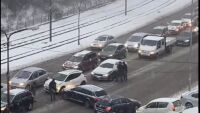 Бой между шофьори в София, един излязъл от колата си с бухалка (ВИДЕО)