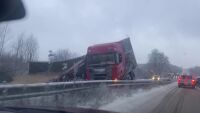  Катастрофа с тир блокира пътя за София между Мездра и Враца