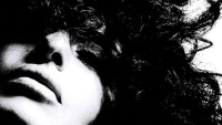 Пропуск за Nicole Moudaber печели…