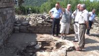 Археолози проучват уникална кръщелна в староримската крепост в Мисионис