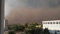 Прашна буря скри Гълъбово (СНИМКИ)
