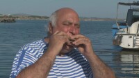 Яни Хармониката: Рибар сред музикантите и музикант сред рибарите 