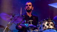 Ринго Стар празнува рожден ден с онлайн концерт
