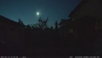 Ройтерс пусна кадри от падането на метеора в нощното небе над България (ВИДЕО)