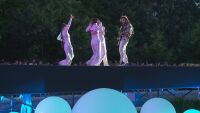 Грандиозно модно шоу: Музикално-светлинен спектакъл край фонтаните на НДК