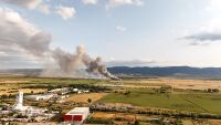 Все още се чуват гърмежи от опожарените складове за пиротехника край Елин Пелин
