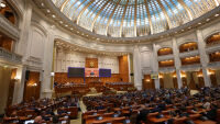 Румънското правителство оцеля след вот на недоверие