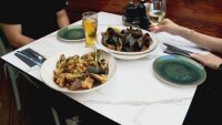 Черноморски деликатес: По какво да разпознаем култивираната от дивата мида и кога е опасна за консумиране? 