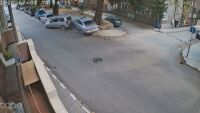 Младеж се вряза с колата си в три паркирани автомобила в Асеновград (ВИДЕО)