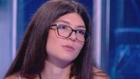 Боги, която наваксва живота: След 13 години, заключено детство, днес тя помага на децата като нея
