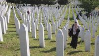 31 години от геноцида в Сребреница: Хиляди се събраха в мемориалния център поточари