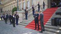Франция отбелязва националния си празник, в Париж са Румен Радев и български гвардейци