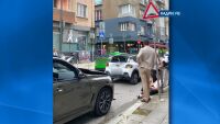 Там, където загина Филип: Верижна катастрофа в центъра на София, един от шофьорите е с 3,59 промила (СНИМКИ)