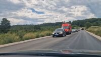 Шофьори летят със 140 км/ч в ремонтен участък: Над година обновяват пътя към Плевен