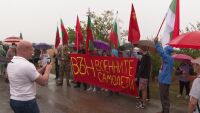 US самолетите и местните хора: Разнопосочни мнения след срещата на властта с кметовете на района