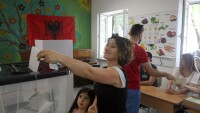 Управляващата социалистическа партия в Албания печели парламентарните избори
