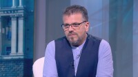 Калин Георгиев: Когато видиш премиера, сниман да спи беззащитен, значи има проблем