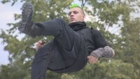 Български илюзионист се опитва да докаже, че левитацията е възможна