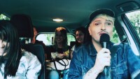 Иво Димчев изпълнява концерти от личния си автомобил